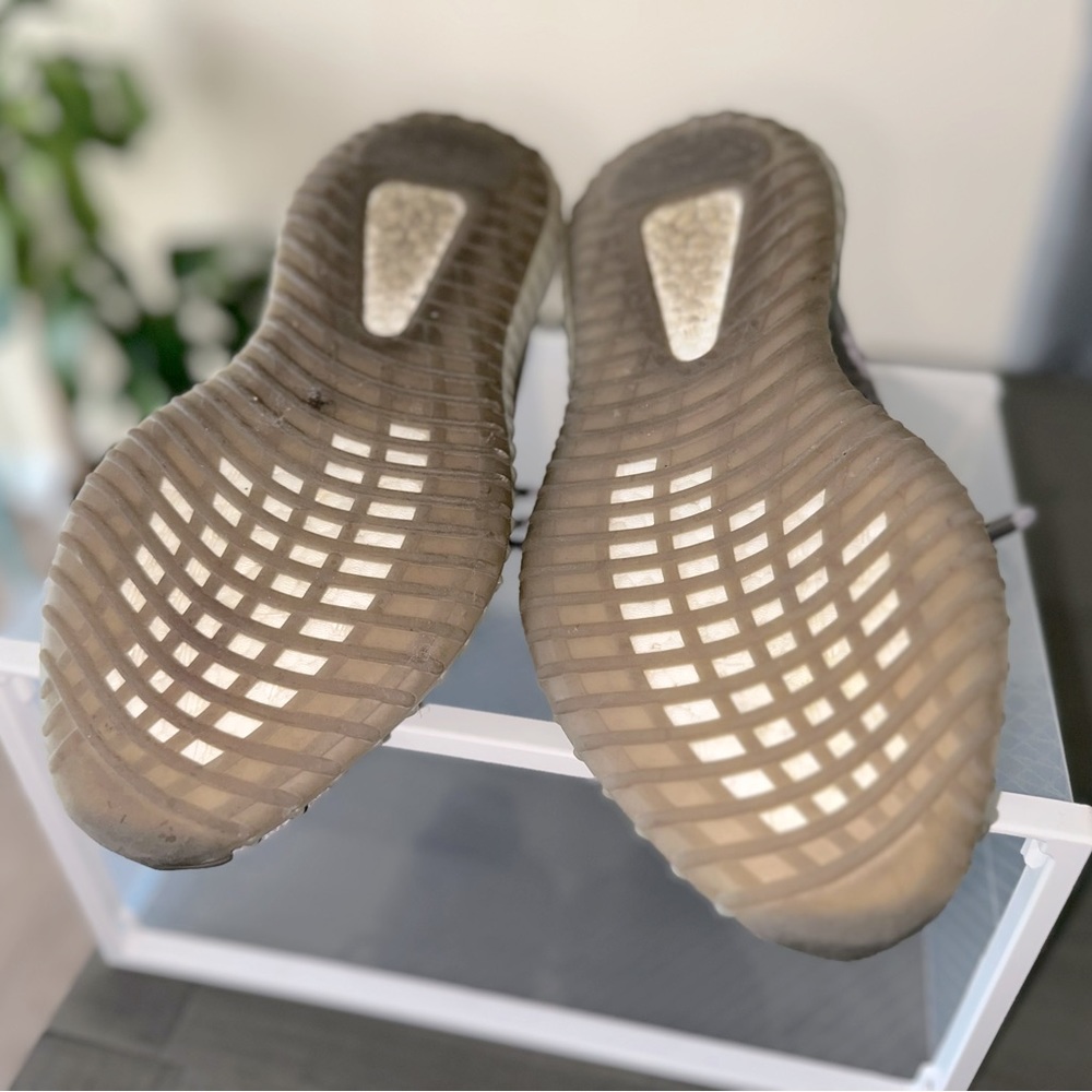 Yeezy Boost 350 V2 | Adidas - Picture 6 of 9